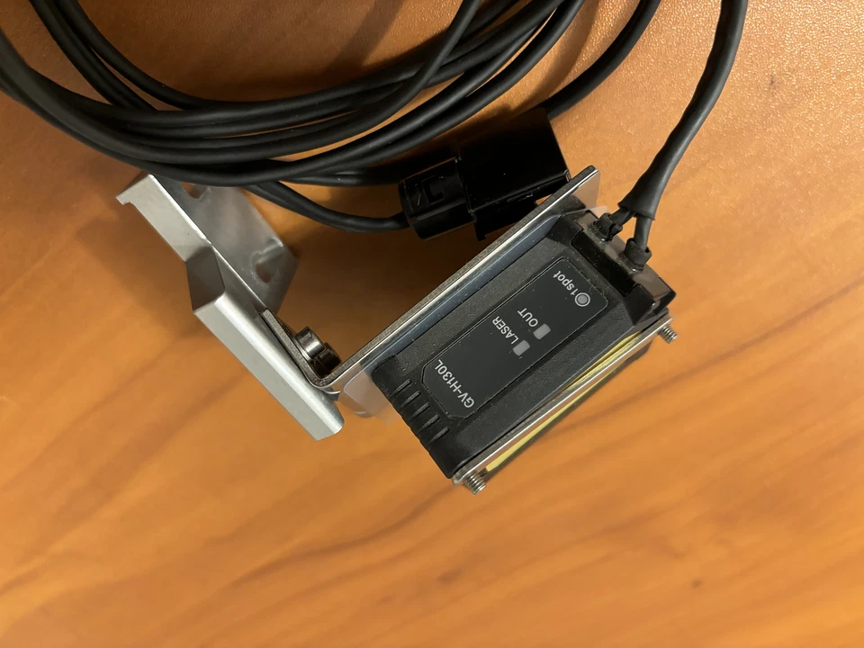 KEYENCE CMOS Laser Sensor Photoelectric Sensor GV-H130L - Image 3 of 4