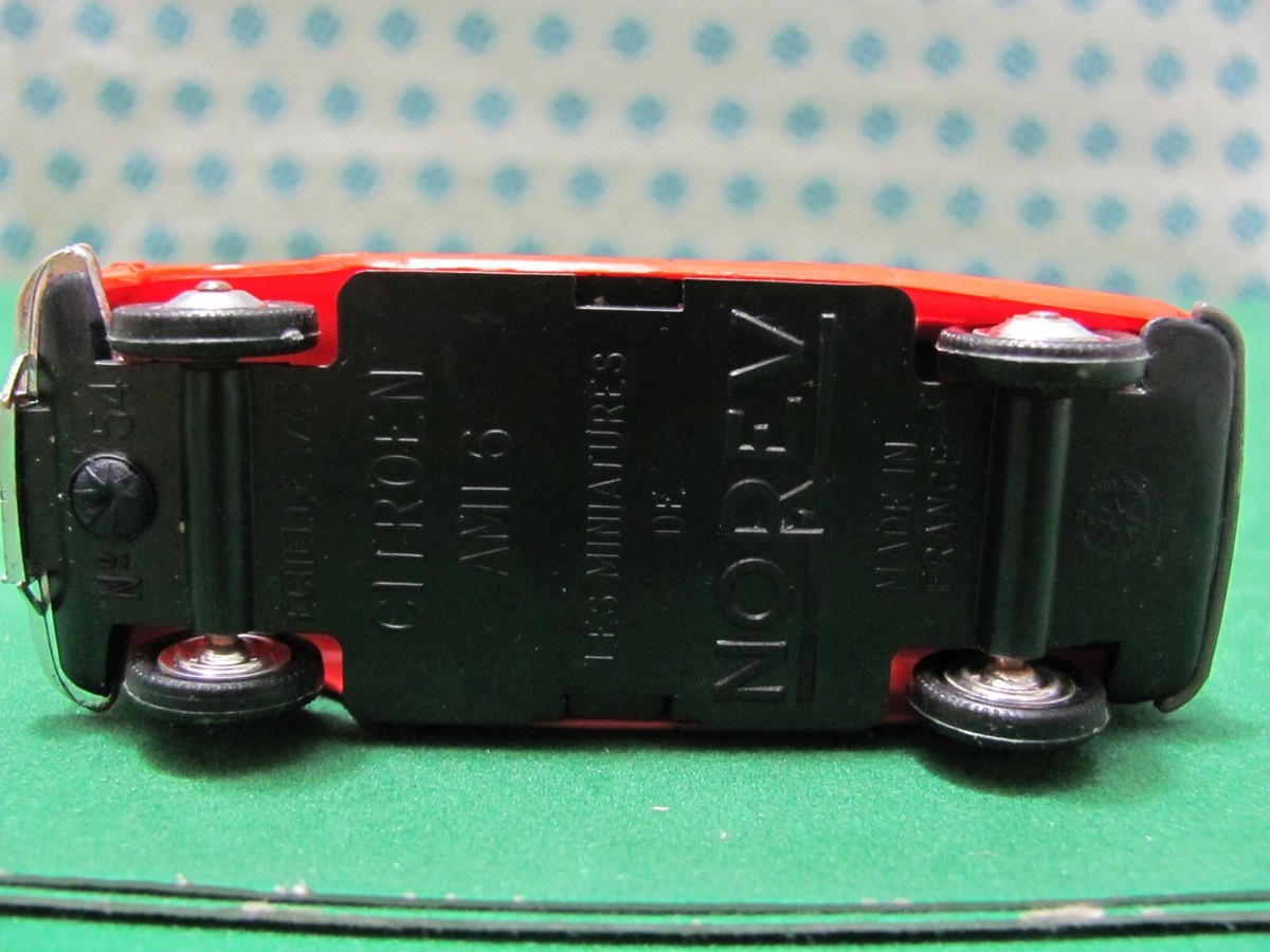 La Citroën AMI 6 marron en Micro-miniatures par Norev au H0 HO 1/86e