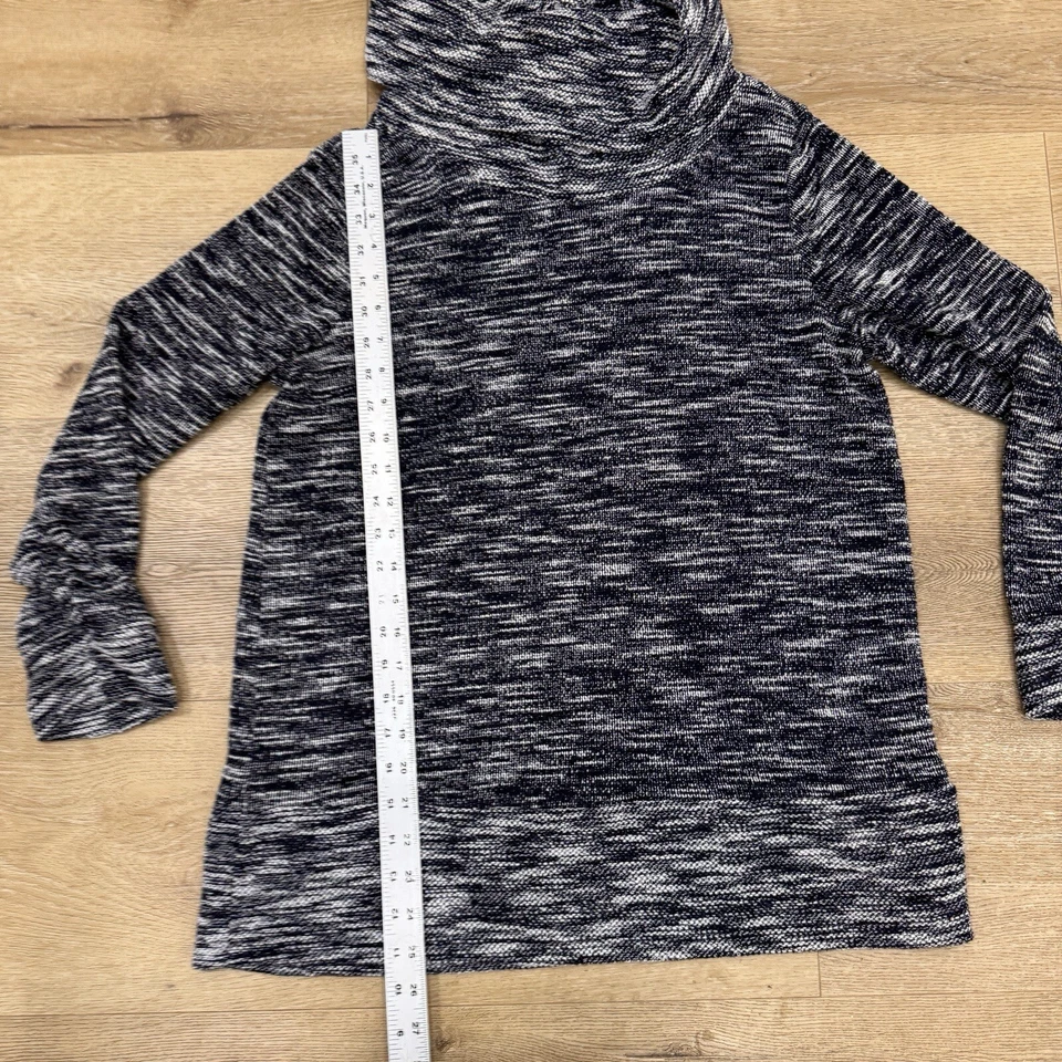 Suéter Daisy Fuentes Mujer Grande Cuello Simulado Negro Blanco Manga Larga Camisa Foto 2 de 4