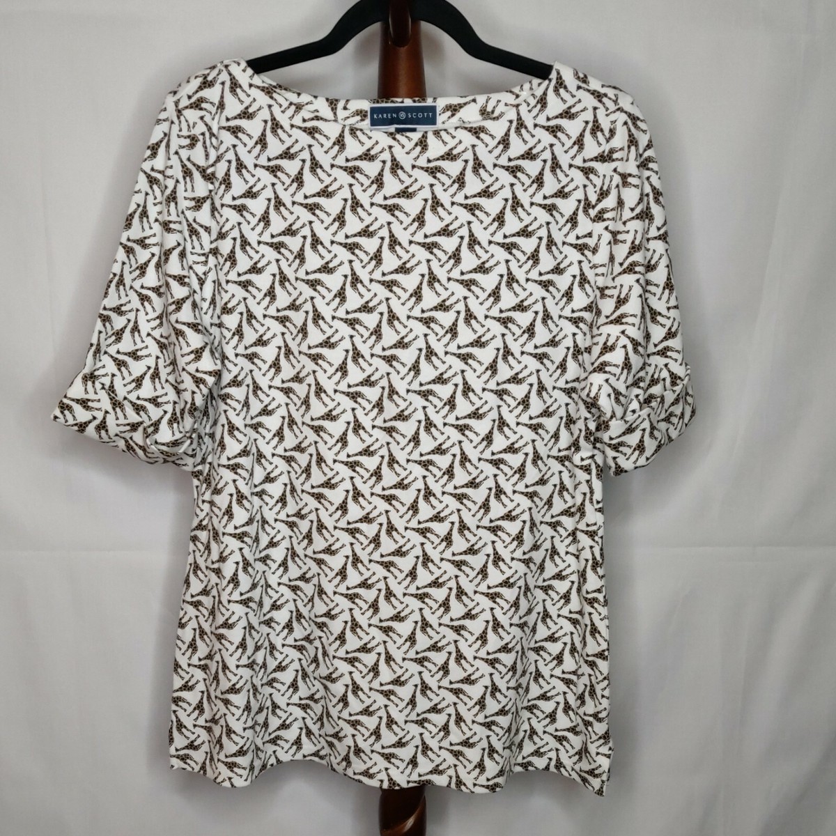 Laura Scott women's size L t-shirt white w giraffe print