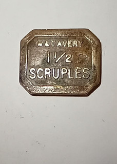 Antique W & T Avery Apothecary Weight 1 1/2 scruples / 30 grains 1847 1911.