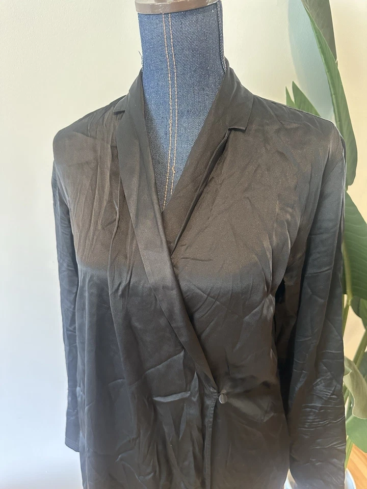 La Perla 100% Silk Black Notch Lapel Button Robe EUC Sz S Dressing Gown - Image 2 of 4