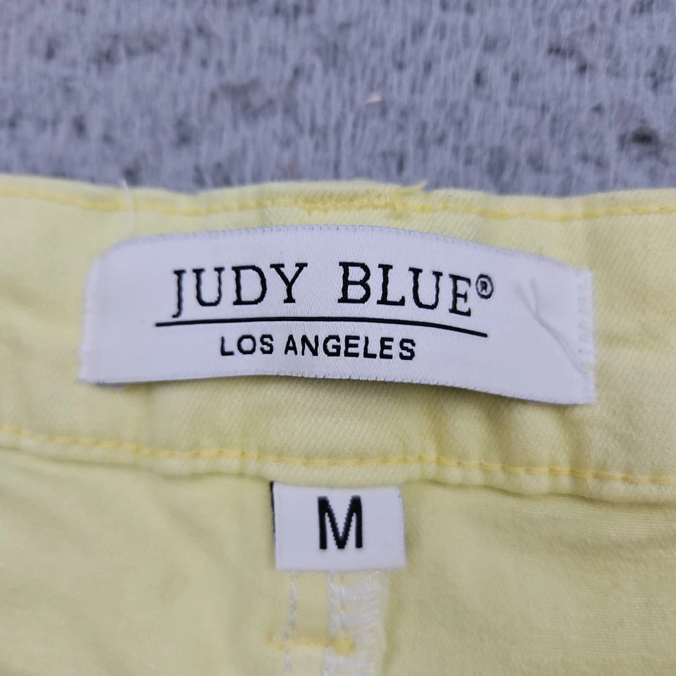 Pantalones cortos Judy Blue para mujer corte de jean mediano Foto 2 de 4