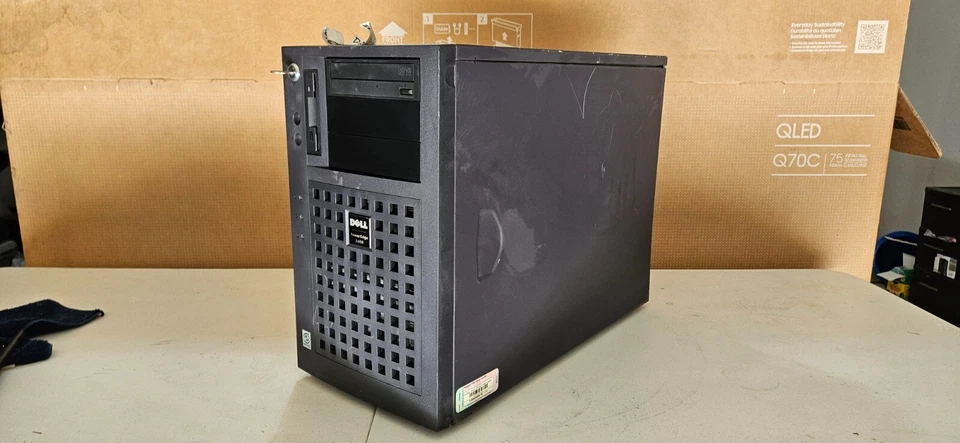 SERVIDOR PEDESTAL TORRE DELL POWEREDGE 2400 PENTIUM piezas no probadas Foto 4 de 4