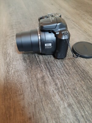 Fujifilm FinePix S Series S8600 16.0MP 36X Optical Zoom 25-900mm