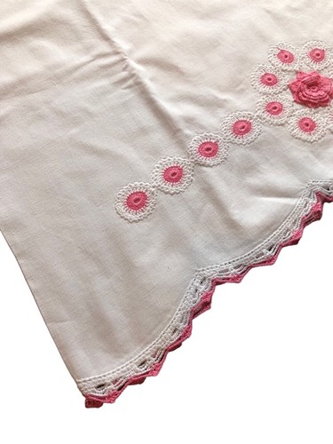 VNT Cotton Pillow Cases Embroidered Pop Up Crochet Pink Flower Scalloped Edge - 第 7/19 張圖片