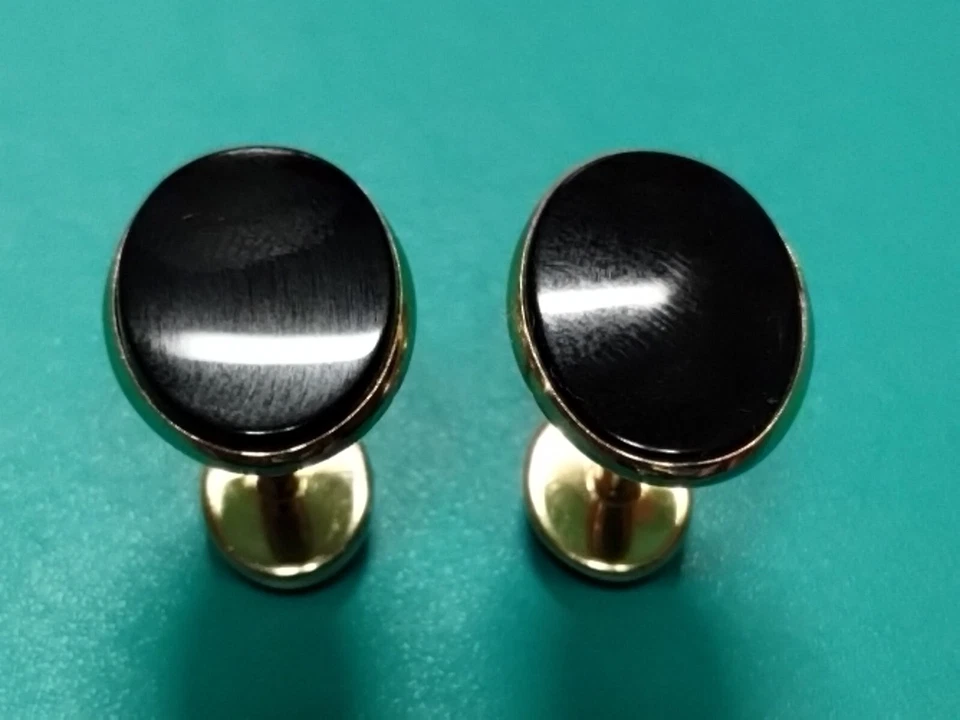 Gemelos de oro amarillo de 14 quilates Dolan Bullock "D:B" ovalados de ónix negro joyería para hombre  Foto 3 de 4