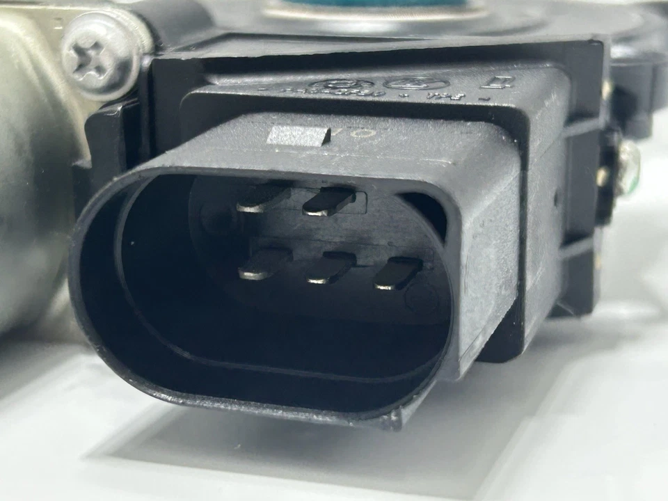 BMW Serie 3 E90 328i 335i 2009-2011 - Motor ventana trasera derecha 6927026 Foto 3 de 4