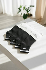NWT 4 Pairs ALO Yoga Unisex Half-Crew Throwback Socks Black   Size L