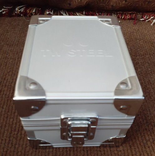 BRAND NEW IN BOX TW STEEL WATCH CB31 Men’s Analog Quartz Day Two tone, Guarantee - Picture 9 of 9