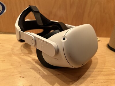 Oculus Quest 2 256GB VR Headset - Crash Case - Silicone Face Pad - Elite Strap