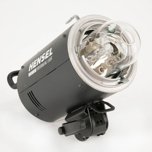 Unità flash compatta multitensione Hensel Integra Mini 300 - SKU#1704205 - Foto 2 di 4
