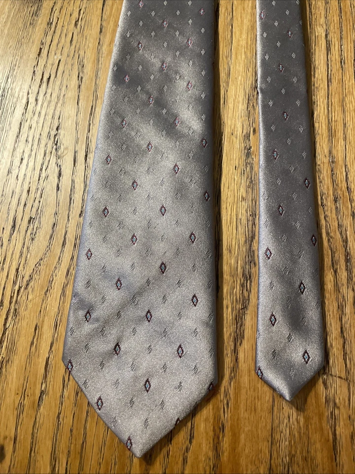 Corbata geométrica de seda Buckingham usada en excelente estado para hombre Foto 4 de 4