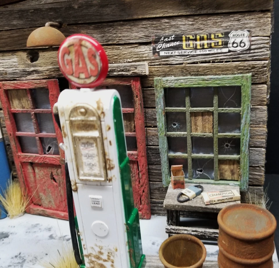 "LAST CHANCE GAS" DISPLAY DIORAMA FOR YOUR CARS, HANDMADE, 1:18, RT. 66 THEME - Image 4 of 4