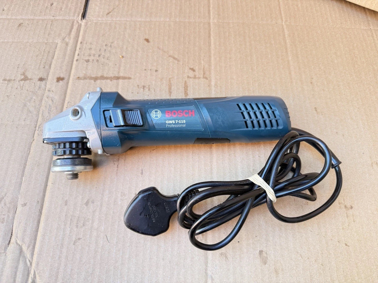 BOSCH GWS 7-115 240v Angle grinder