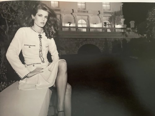 CHANEL Spring-lSummer Ready Wear collection 2021 Runway Book. - Picture 8 of 17