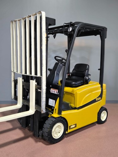2019 YALE ERP030VFN36TE082 ELECTRIC 36 VOLT BATTERY 3000 LB PNEUMATIC FORKLIFT - Picture 7 of 16
