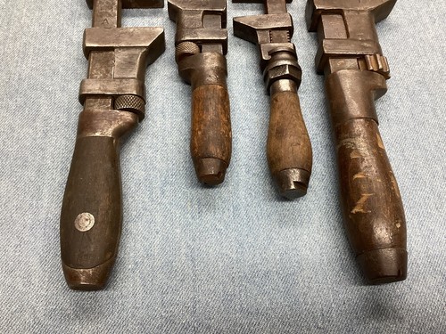 Antique Bemis & Call Co Wood Handle Monkey Wrenches 6-1/2” & 8-1/4” + 2 L👀K ! - Picture 3 of 21
