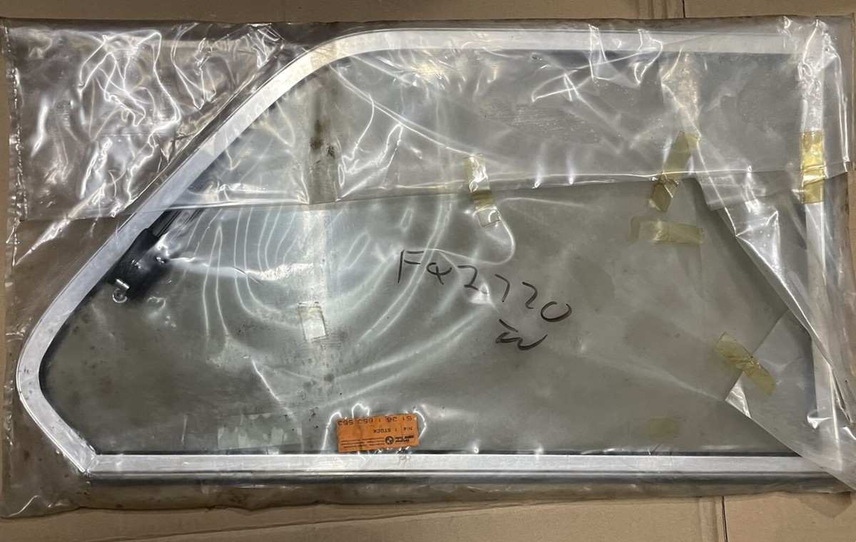 NOS ORIGINAL BMW L & R QUARTER GLASS 51361880553 & 554 E21 320i