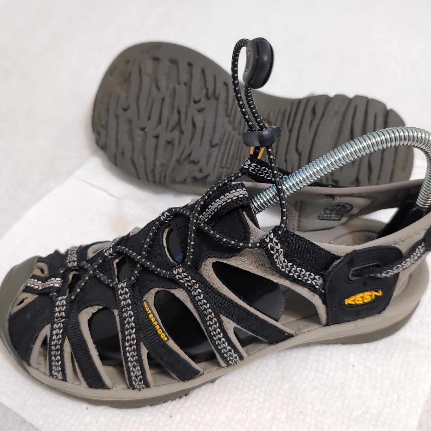 Sandali da trail donna Keen punta chiusa taglia 7 usati in ottime condizioni