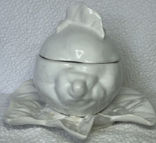 Bordallo Pinheiro White Covered Soup Bowl 4 1/2”H x 5 3/4”L x 5 1/2”W Overall Sz - Picture 4 of 11