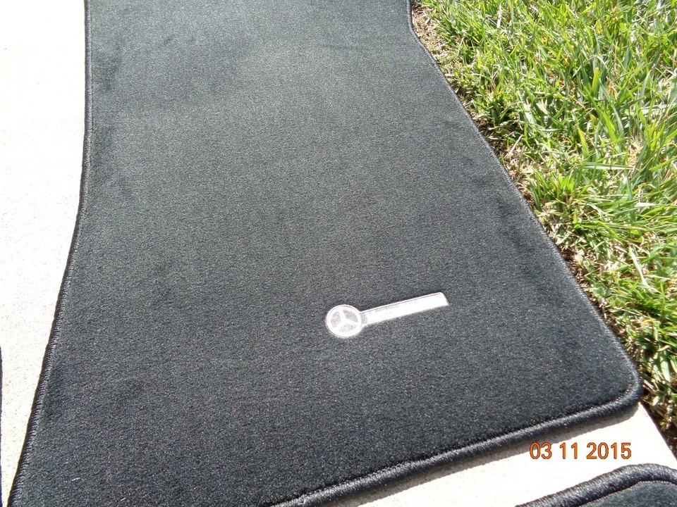 20012006 MercedesBenz W203 C55 C32 C230 C240 C280 C320 floor mats mat