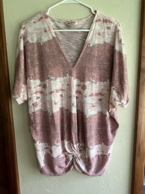Juicy Couture sz.XL pretty pink v neck  tee  w/short/cap sleeve nice gently used