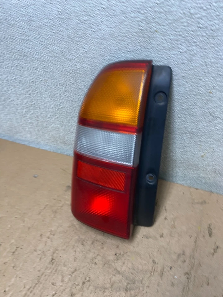Luz trasera lateral izquierda conductor Suzuki XL-7 Vitara 1999 a 2003 OEM S4346 DW Foto 2 de 4