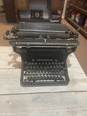 vintage underwood typewriter