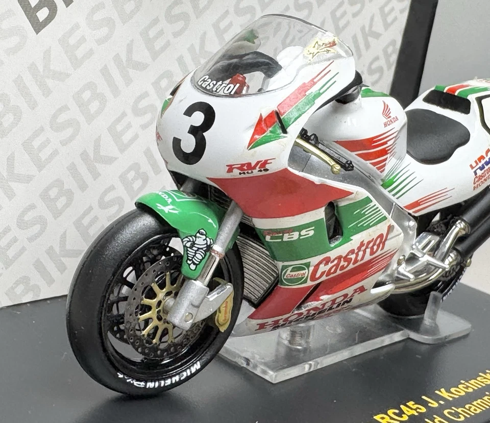 Honda RC45 J.Kocinski -Superbike World Chanpion 1997 Ixo Models 1/24 Scale - Image 2 of 4