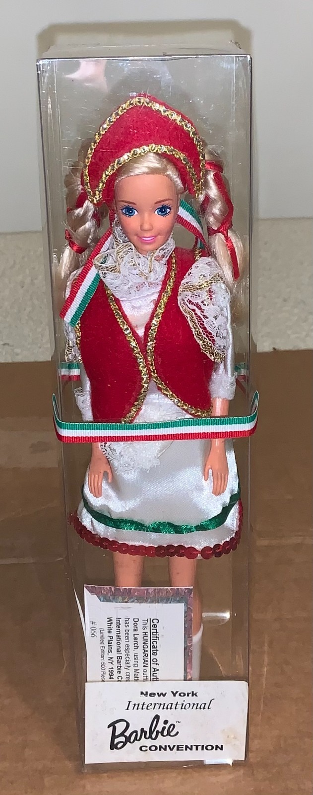 1994 New York International Barbie Convention Holland Doll White Plains NY #066