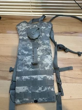US Army Molle II Hydration System Carrier ACU Camelback Hydromax With Bladder