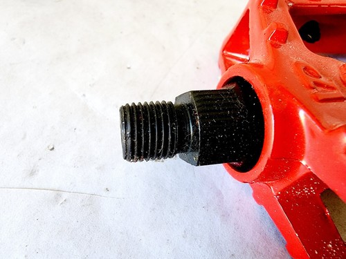 Victor VP-500 1/2" Red BMX Style Pedal - Picture 2 of 4