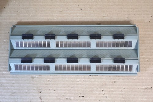 HORNBY DUBLO 5005 TWIN TRACK LOCOMOTIVE ENGINE SHED BOXED 2ol - Picture 2 of 16