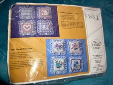 1987 Vintage Flower Creative Circle Embroidery Kit Small Wonders 4 Sachets 1961
