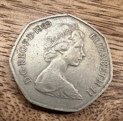 50 ニューペンス エリザベス 2世　1969年 1969 NEW PENCE 50 ELIZABETH-II-D-G-REG-F-D GREAT BRITAIN