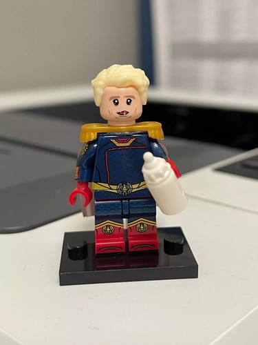 HOMELANDER THE BOYS ANTONY STARR LEGO MINIFIGUREN FIGUR Amazon Prime Vought - Bild 1 von 5