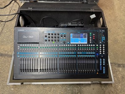 Allen & Heath Qu-32 Digital Mixing Console w/ Case & Power Supply