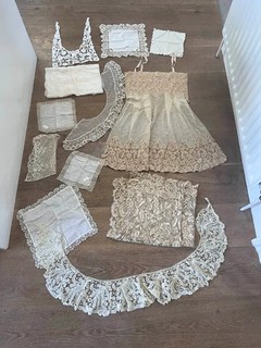 Antik und Vintage Kleid Spitze und Borten Konvolut 20er Jahre Beatrice Melville
