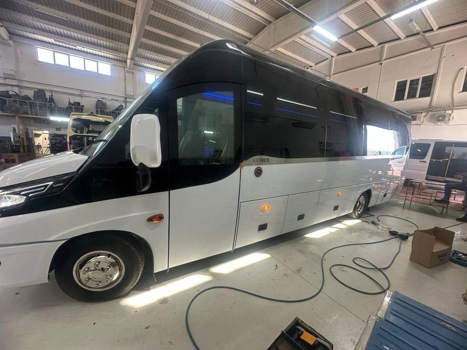 16'' Stainless Steel Wheel Trim Covers Set of 4 For Iveco Daily Heavy 2006-2014 - Image 3 of 4