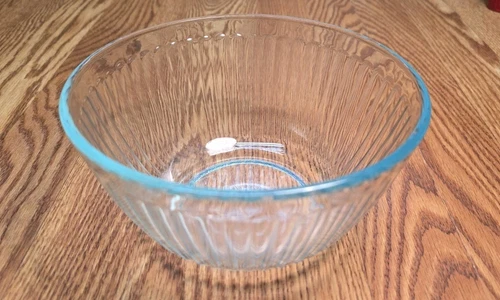 Pyrex  7402-S Soda Lime Blue Tint Glass Ribbed 6 CUP Mixing Bowl EUC USA