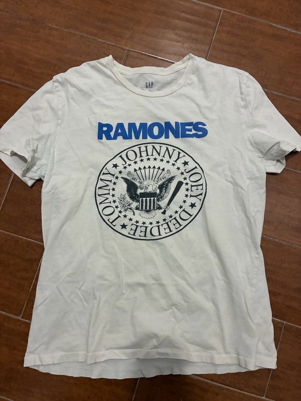 RAMONES (2018) Official Women's Oversized DISTRESSED Punk Rock GAP T-Shirt Med