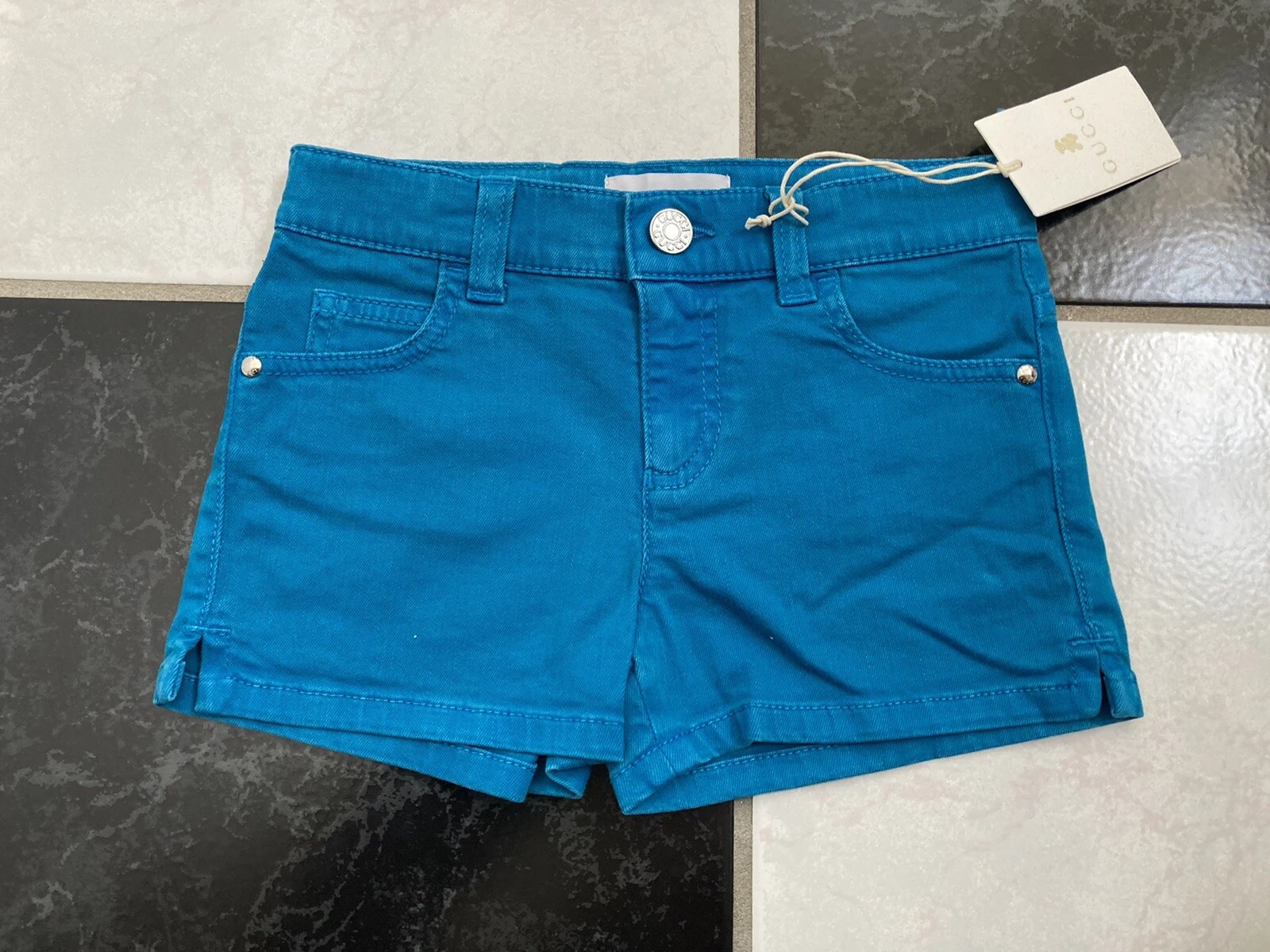 Short en jean Gucci enfant neuf avec étiquette 100 % authentique logo GG et étiquette en cuir Guccissima 341240 
