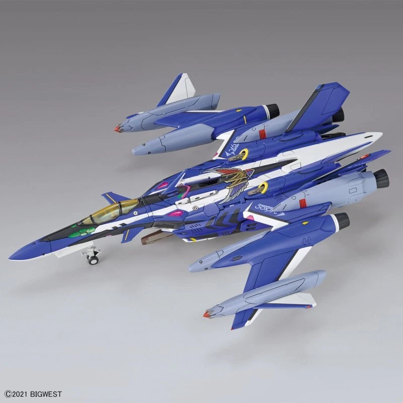 Bandai HG 1/100 Macross Delta YF-29 Durandal Valkyrie (Maximilian Jenius) Model - Image 4 of 4
