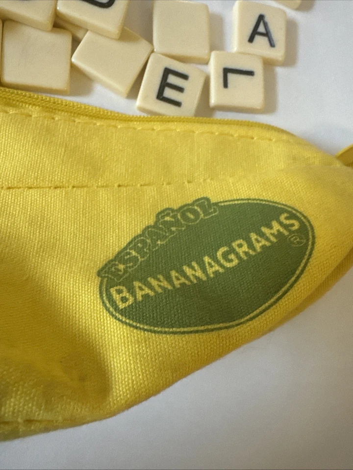 Bananagrams Spanish Bananagrams Ages 7+ 1-8 players  - Image 4 of 4