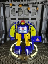Transformers legacy united Go-Bots Pathfinder