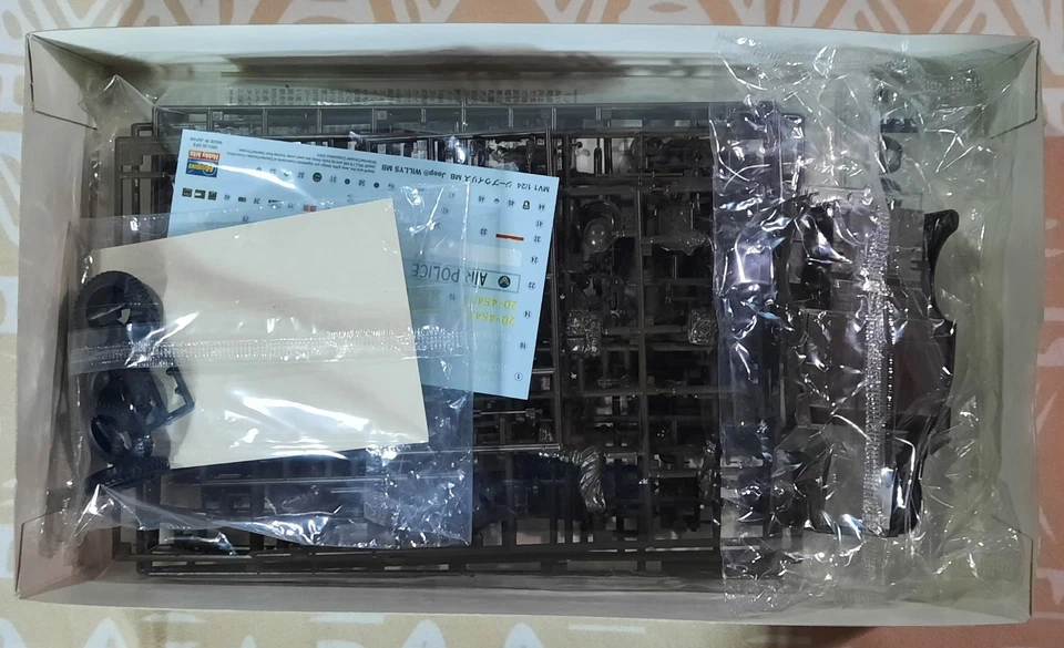 Hasegawa 1:24 piezas selladas Jeep Willys MB 24501 2003 Foto 4 de 4