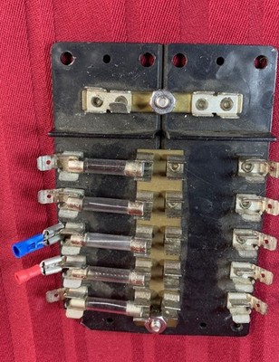 FUSE PANEL LITTLE FUSE ELECTRIC CIRCUIT 10 CIRCUITS MEASURES 5'' x 3 1/2''