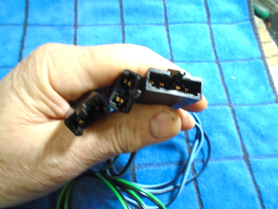 NUEVO ARNÉS ALTAVOCES DELANTEROS RADIO OLDSMOBILE TORONADO DELTA 98 71-73 74 75 76 77 Foto 3 de 3