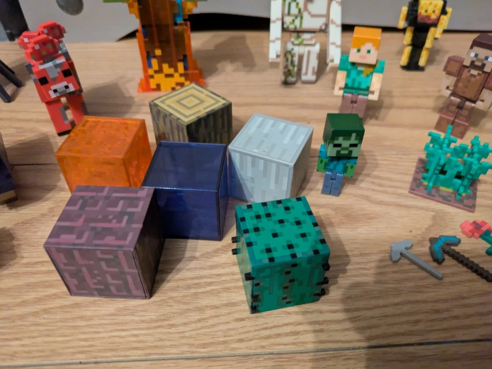 Minecraft Figure Bundle - Image 4 of 4